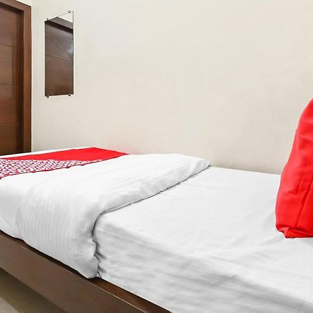 Oyo 49672 Hotel Galaxy Moradabad Buitenkant foto