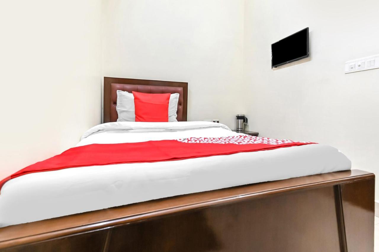 Oyo 49672 Hotel Galaxy Moradabad Buitenkant foto