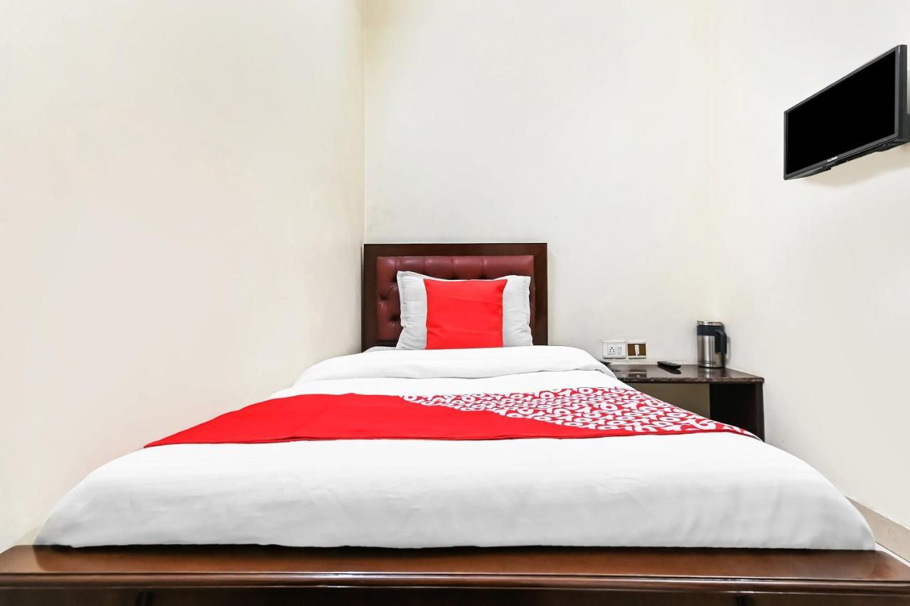 Oyo 49672 Hotel Galaxy Moradabad Buitenkant foto